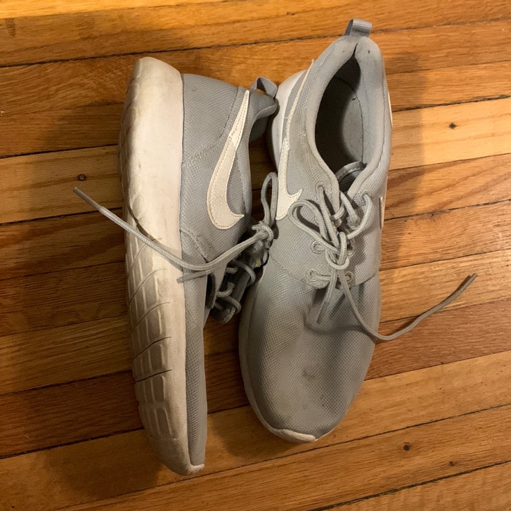 Barely worn Nike running shoes